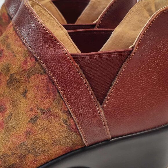 Alegria Floral suede 'Natalee' brown ankle bootie size 8, Euro 38 - Picture 6 of 11